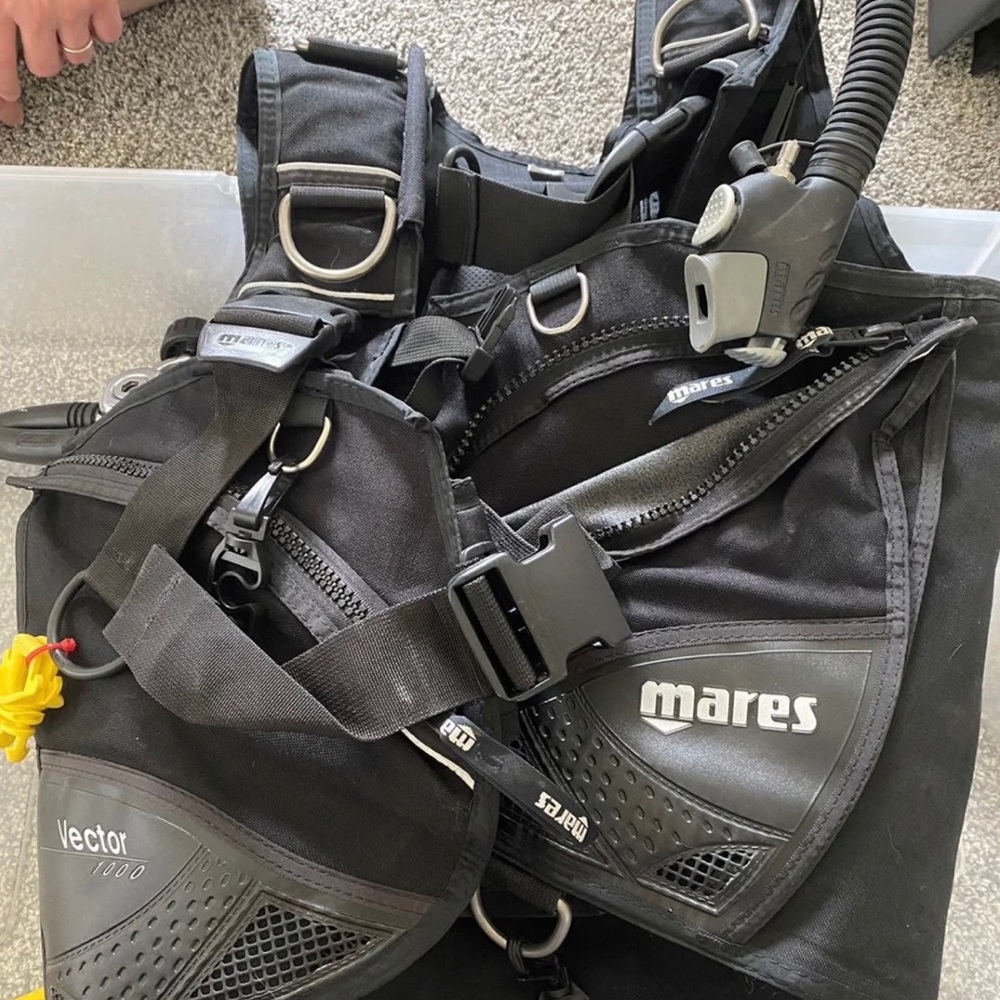SOLD Mares Scuba Gear & US Diver Fins and Snorkle